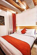 One Luxury Suites