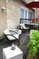 Le Continental Hotel