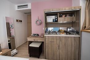 Ilianthos Apartments & Studios