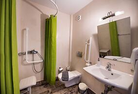 Ilianthos Apartments & Studios