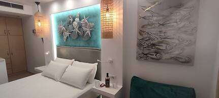 Ilianthos Apartments & Studios