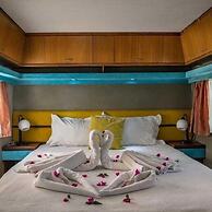 Golden Sand Beach & Caravan