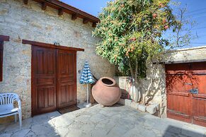 Komi Lofou Traditional House