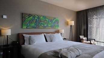 Ladera Hotel