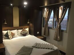 Shiva Guest House