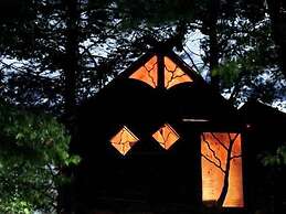 Sycamore Avenue Treehouses