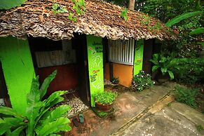 Khun Nai Tern Sai - Adults Only