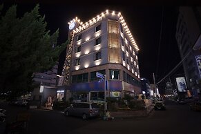 Hotel Gray