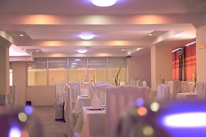 King & Queen Hotel