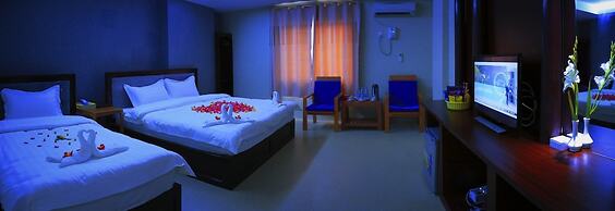 King & Queen Hotel