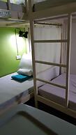 Crossroads Hostel Manila