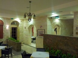 Alhambra Palace Hotel Suites
