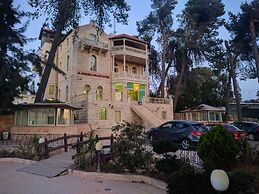 Alhambra Palace Hotel Suites