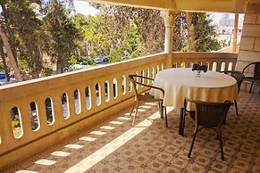 Alhambra Palace Hotel Suites