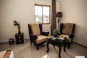 Queen Plaza Hotel
