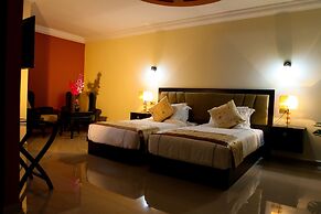 Queen Plaza Hotel