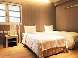 La Hotel - Baseball Theme Hall