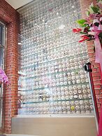La Hotel - Baseball Theme Hall