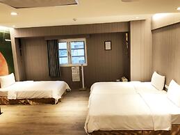 La Hotel - Baseball Theme Hall