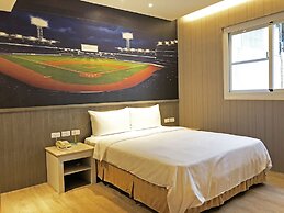 La Hotel - Baseball Theme Hall