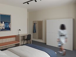 BREEZE Hotel Victoria - Self-Service