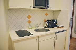 JL Apartments