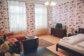 JL Apartments