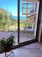 Scarborough & Absolutely Beachfront