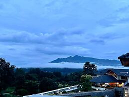 Sir James Resort