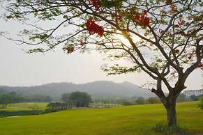 Sir James Resort
