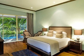 Sir James Resort