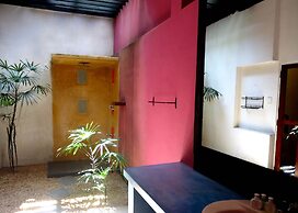 Gomez Place