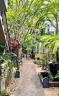 Gomez Place