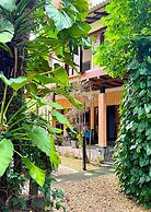 Gomez Place