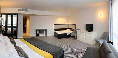 Royal Plaza Hotel