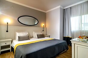 Royal Plaza Hotel