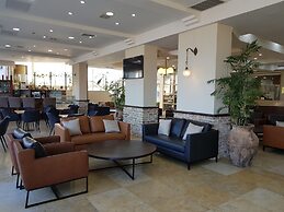 Royal Plaza Hotel