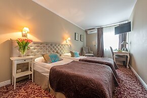 Riviera Resort Modlin Airport