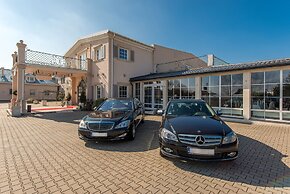 Riviera Resort Modlin Airport