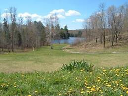 Quiet Bay: Lakeside Escape