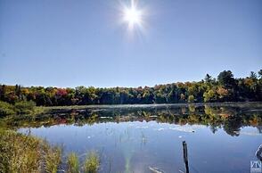 Quiet Bay: Lakeside Escape