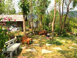 Montri Garden House