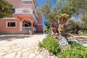 Arazzo Apartments