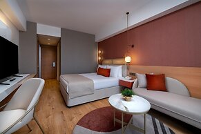 Trendy Palm Beach (Adults Only, 16+)