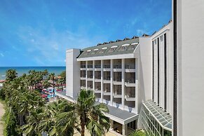 Trendy Palm Beach (Adults Only, 16+)