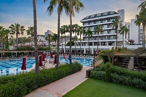 Trendy Palm Beach (Adults Only, 16+)