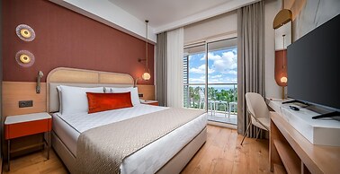 Trendy Palm Beach (Adults Only, 16+)