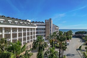 Trendy Palm Beach (Adults Only, 16+)