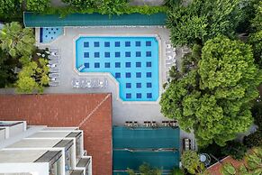 Trendy Side Beach (Adults Only, 16+)