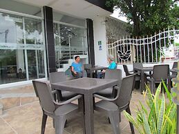 Hotel Diamonds